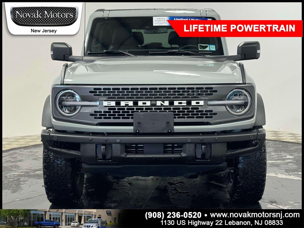 2022 Ford Bronco Badlands photo 2