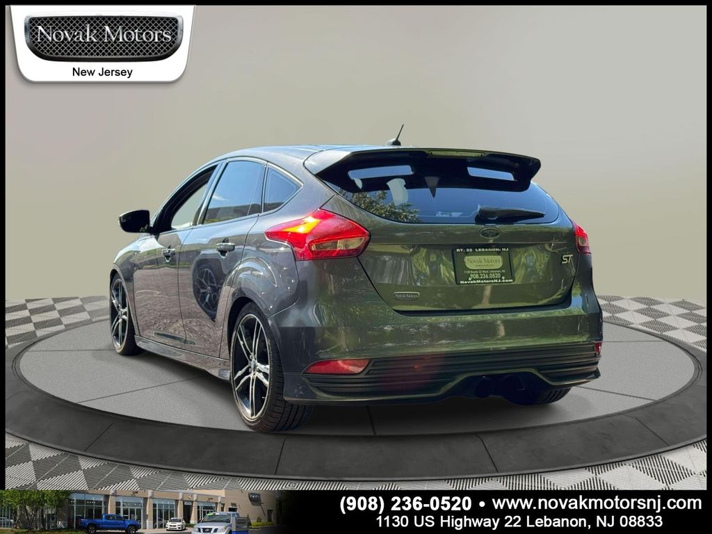 2015 Ford Focus 5 Door Hatch ST's photo
