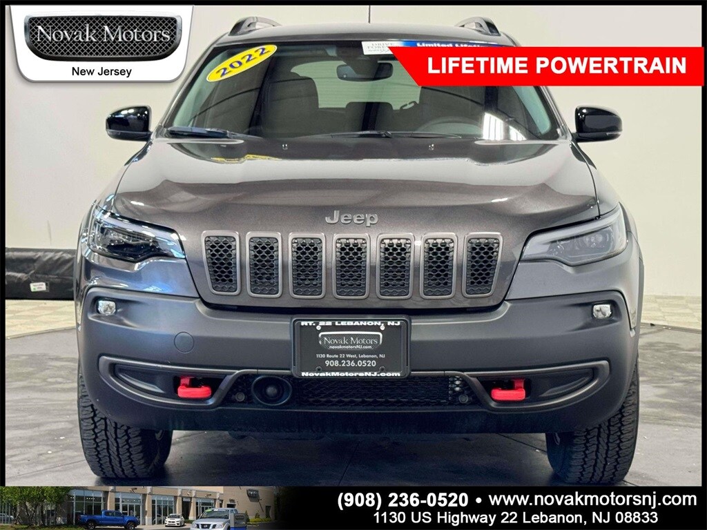 2022 Jeep Cherokee Trailhawk photo 2