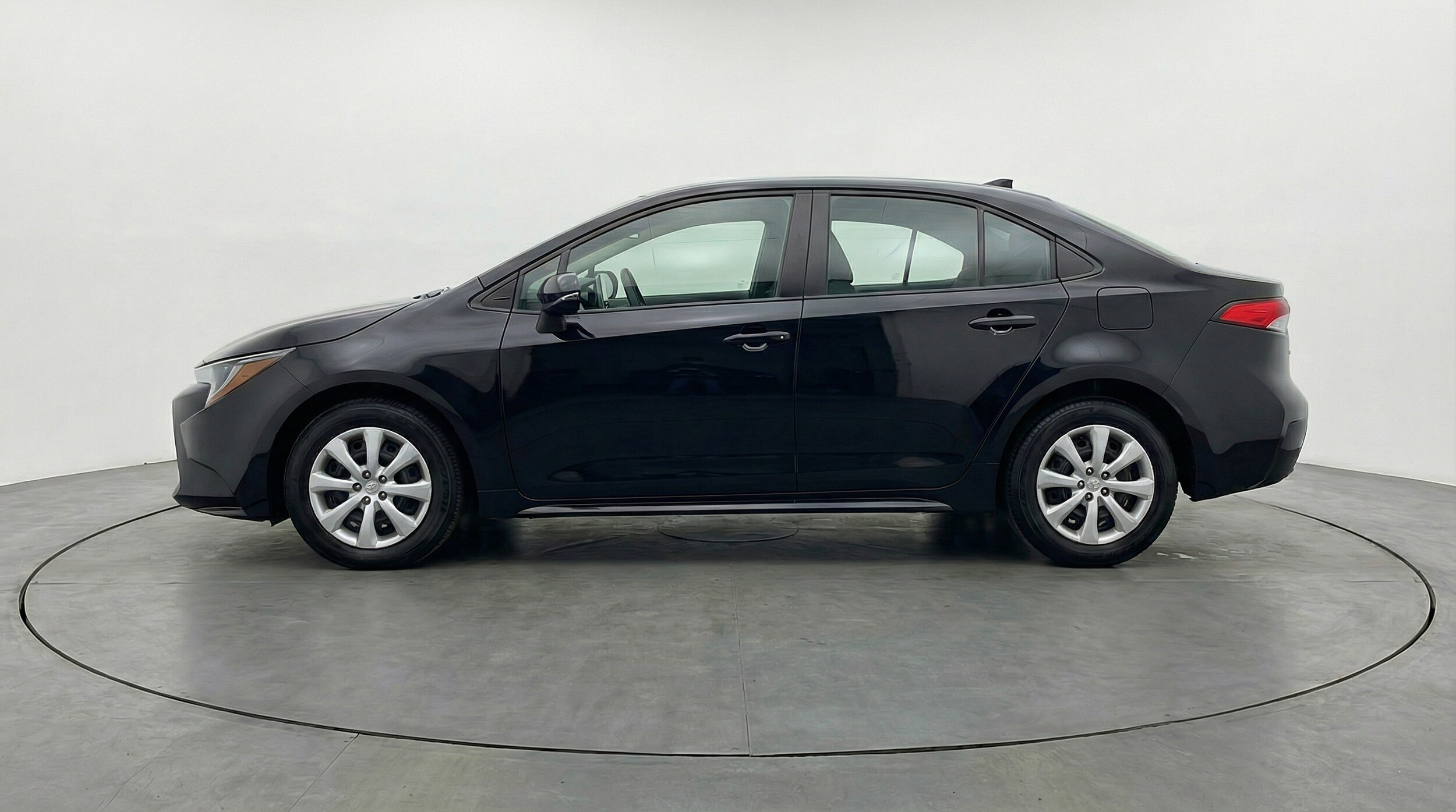 Thumbnail: 2025 Toyota Corolla - 4