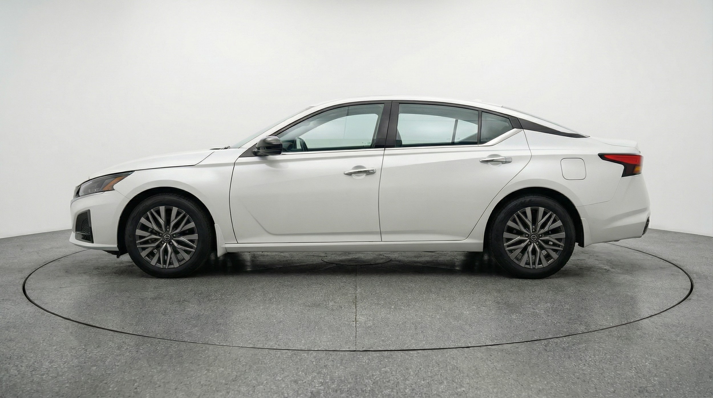 Thumbnail: 2025 Nissan Altima - 4