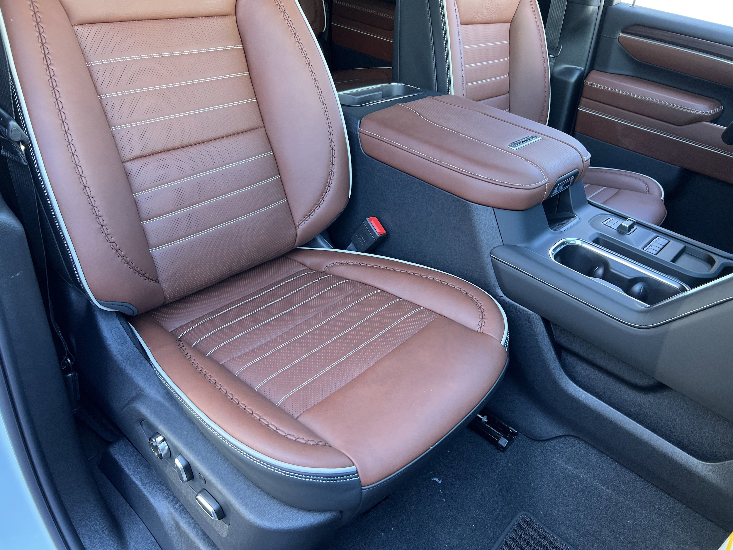 2026 GMC Sierra 3500HD Denali Ultimate - Photo 23