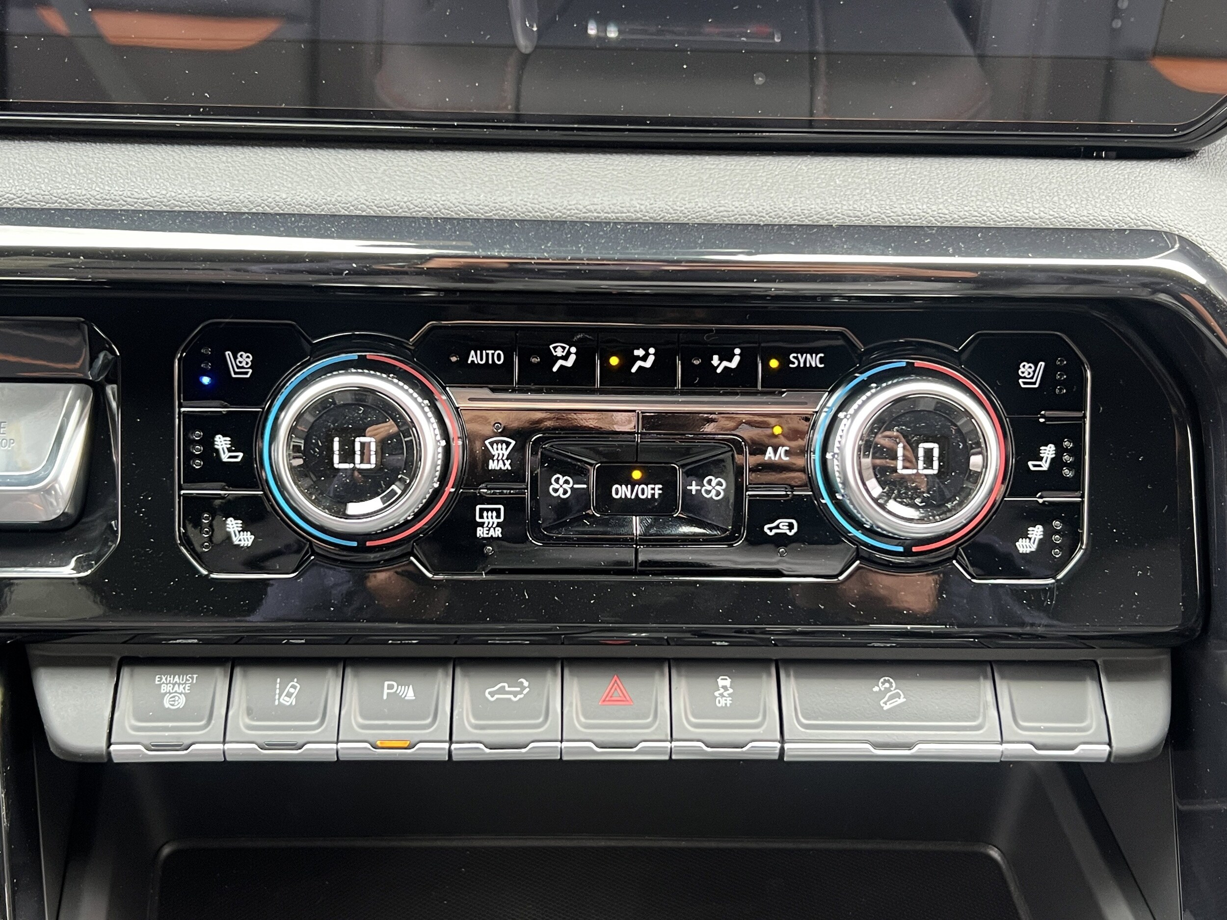 2026 GMC Sierra 2500HD AT4 - Photo 28