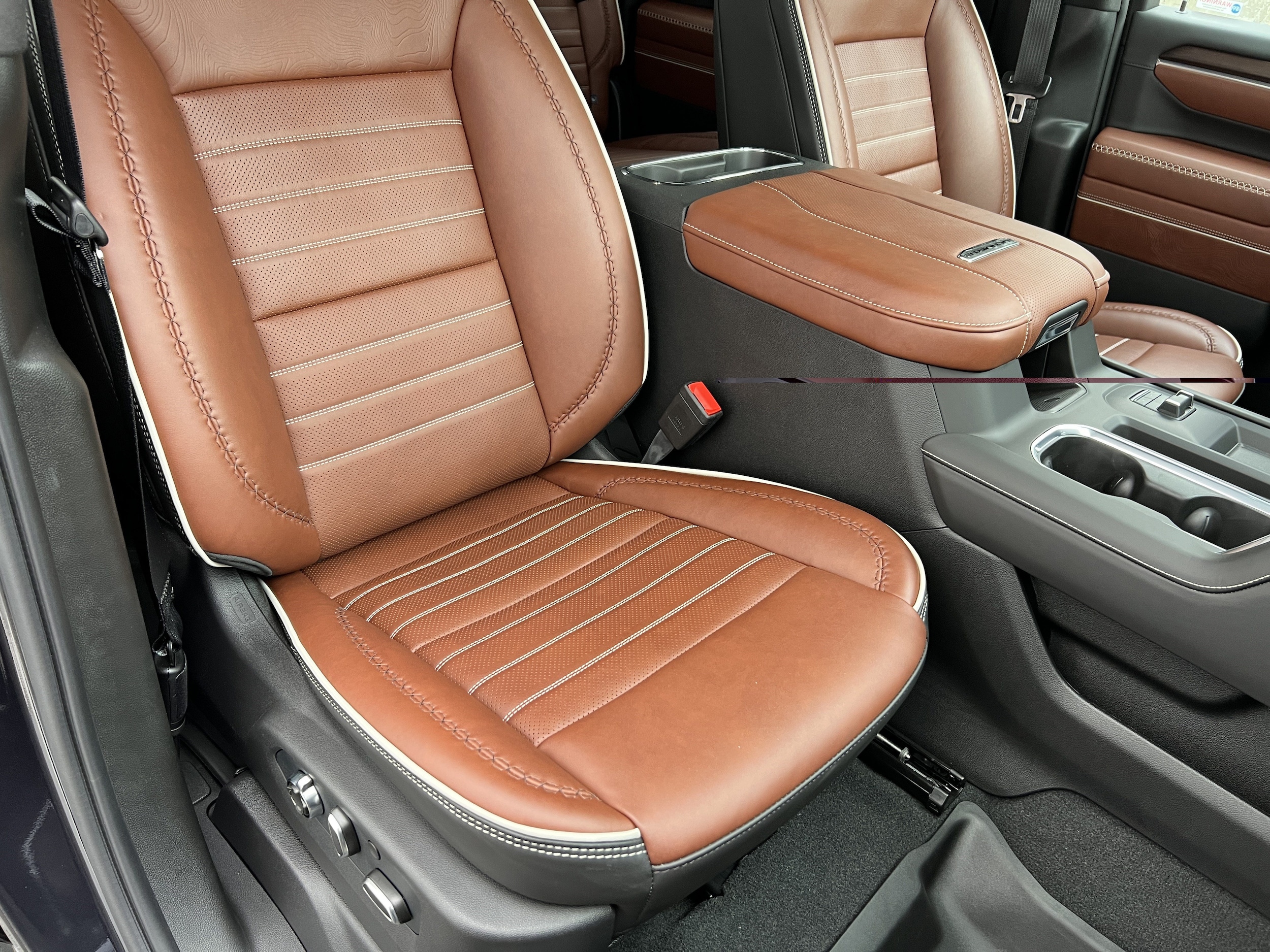 2026 GMC Sierra 3500HD Denali Ultimate - Photo 23