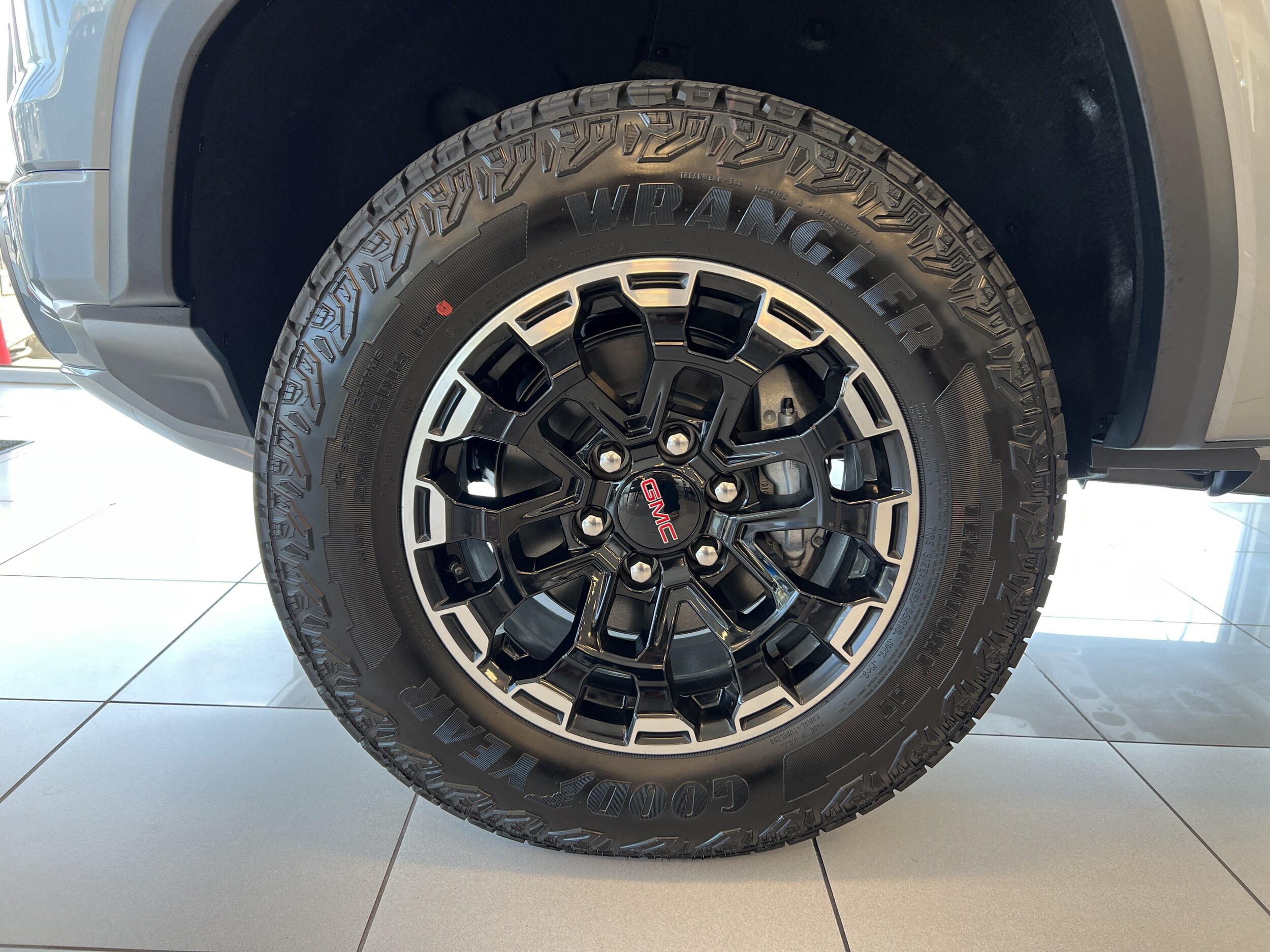 2026 GMC Canyon AT4 - Photo 7