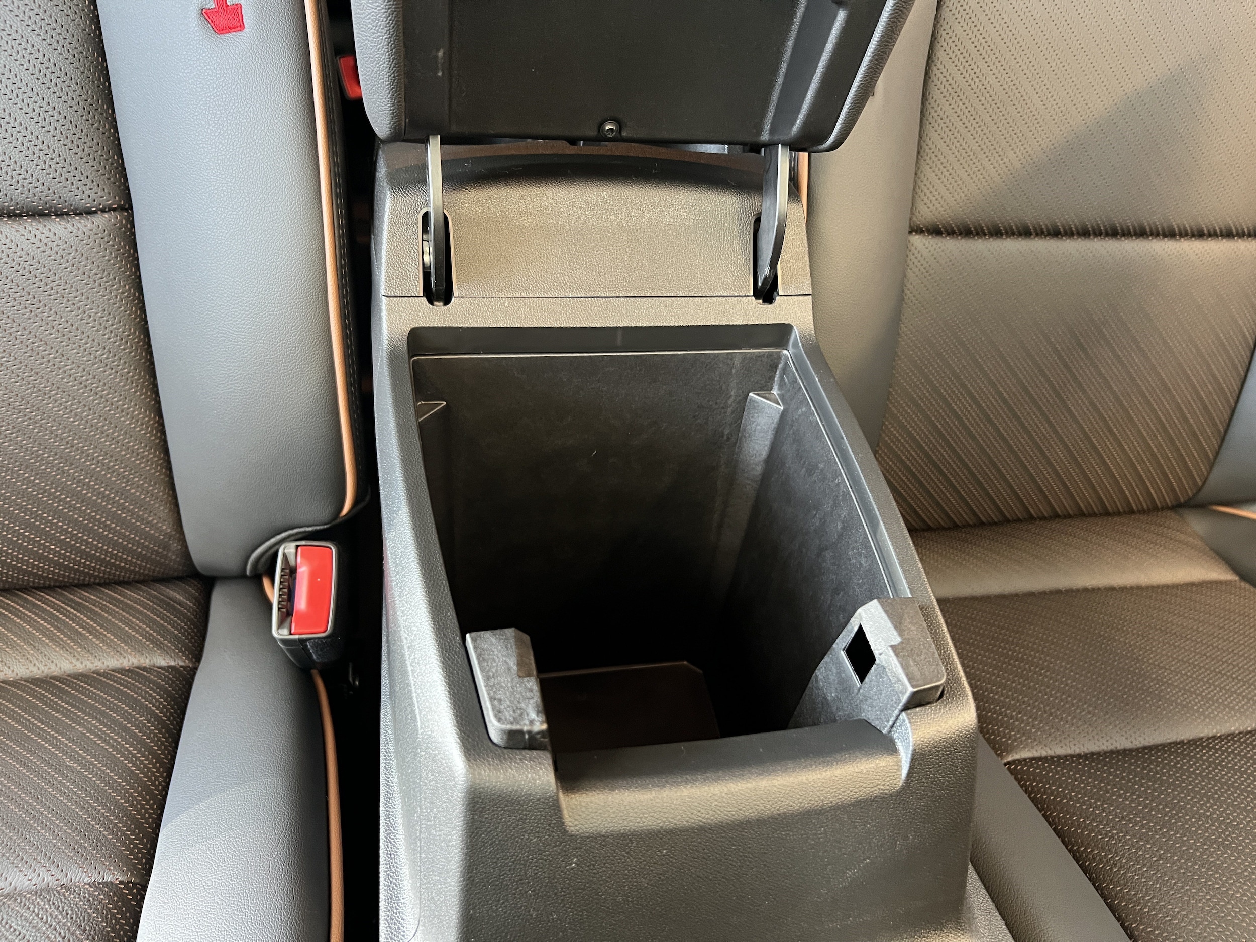 2026 GMC Canyon AT4 - Photo 18
