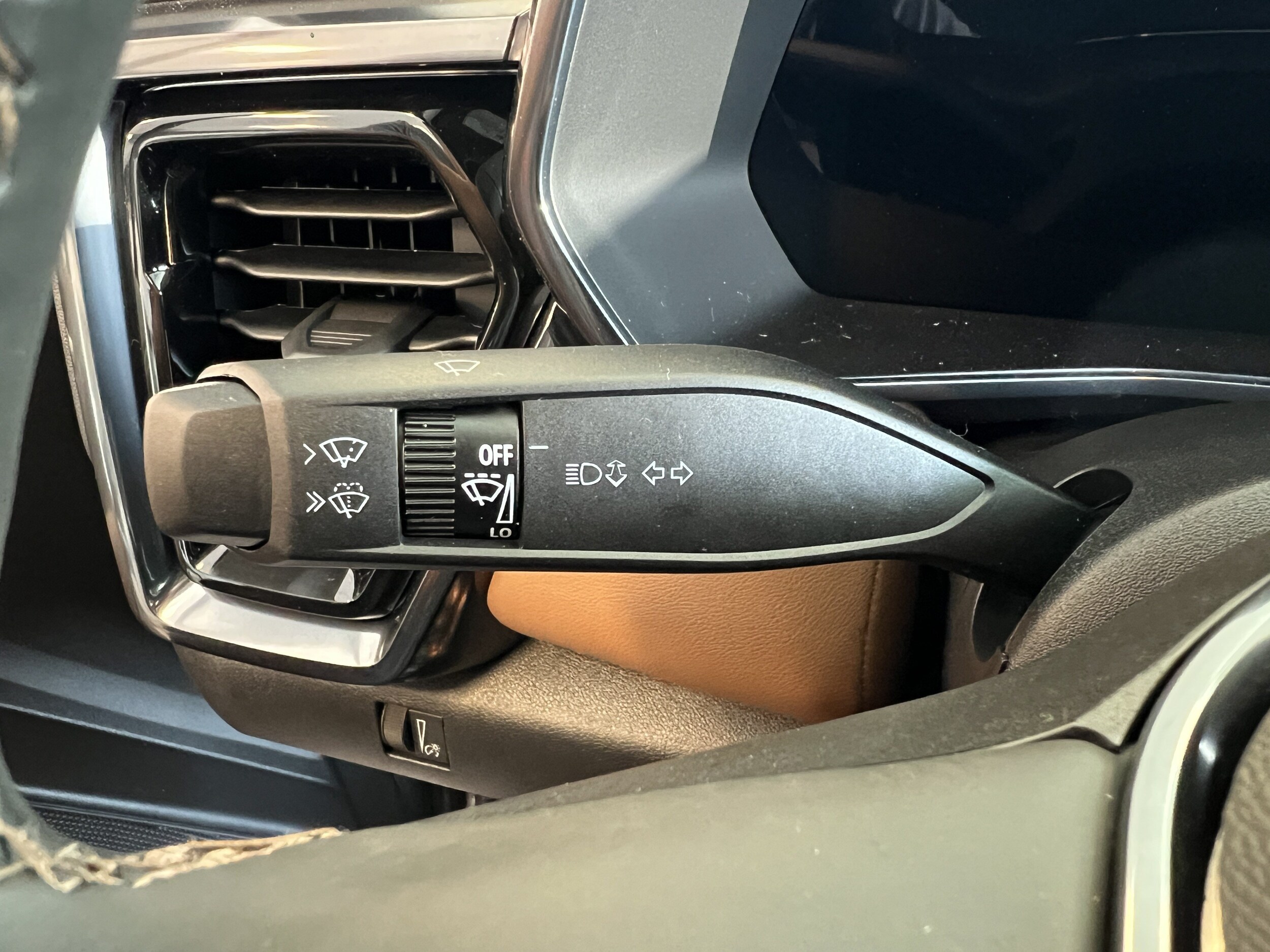 2026 GMC Canyon AT4 - Photo 24