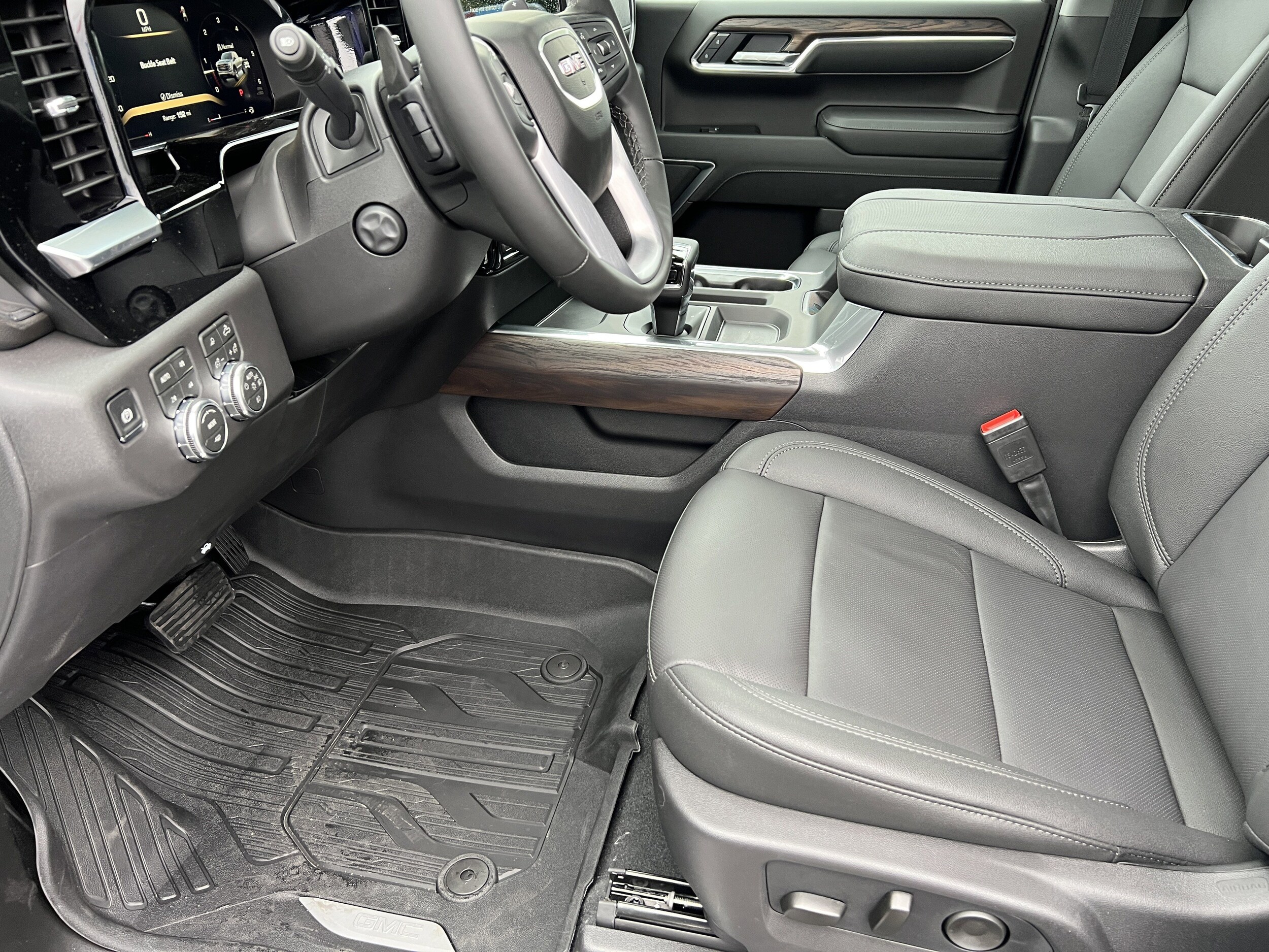 2026 GMC Sierra 1500 SLT - Photo 15