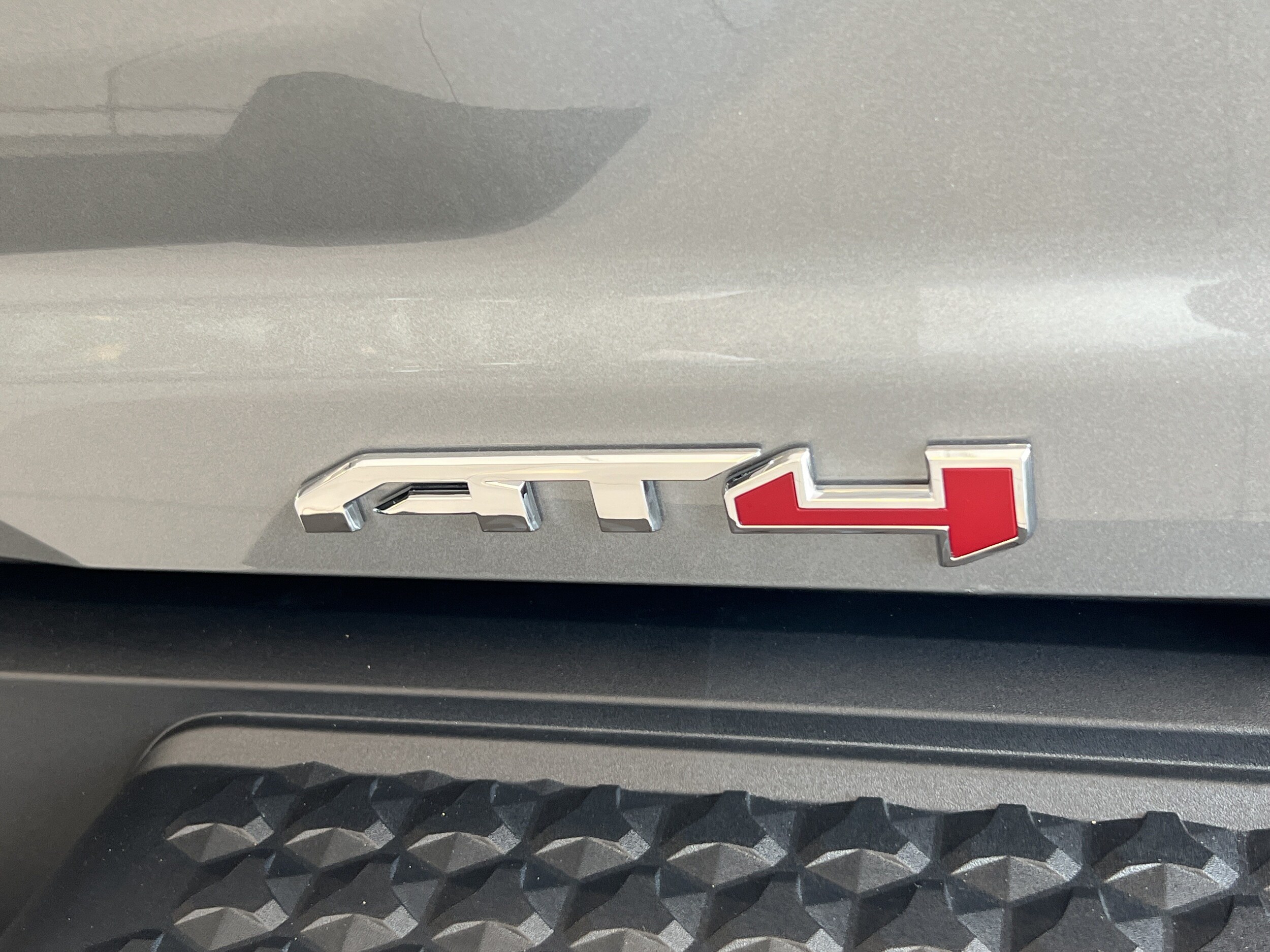 2026 GMC Canyon AT4 - Photo 6