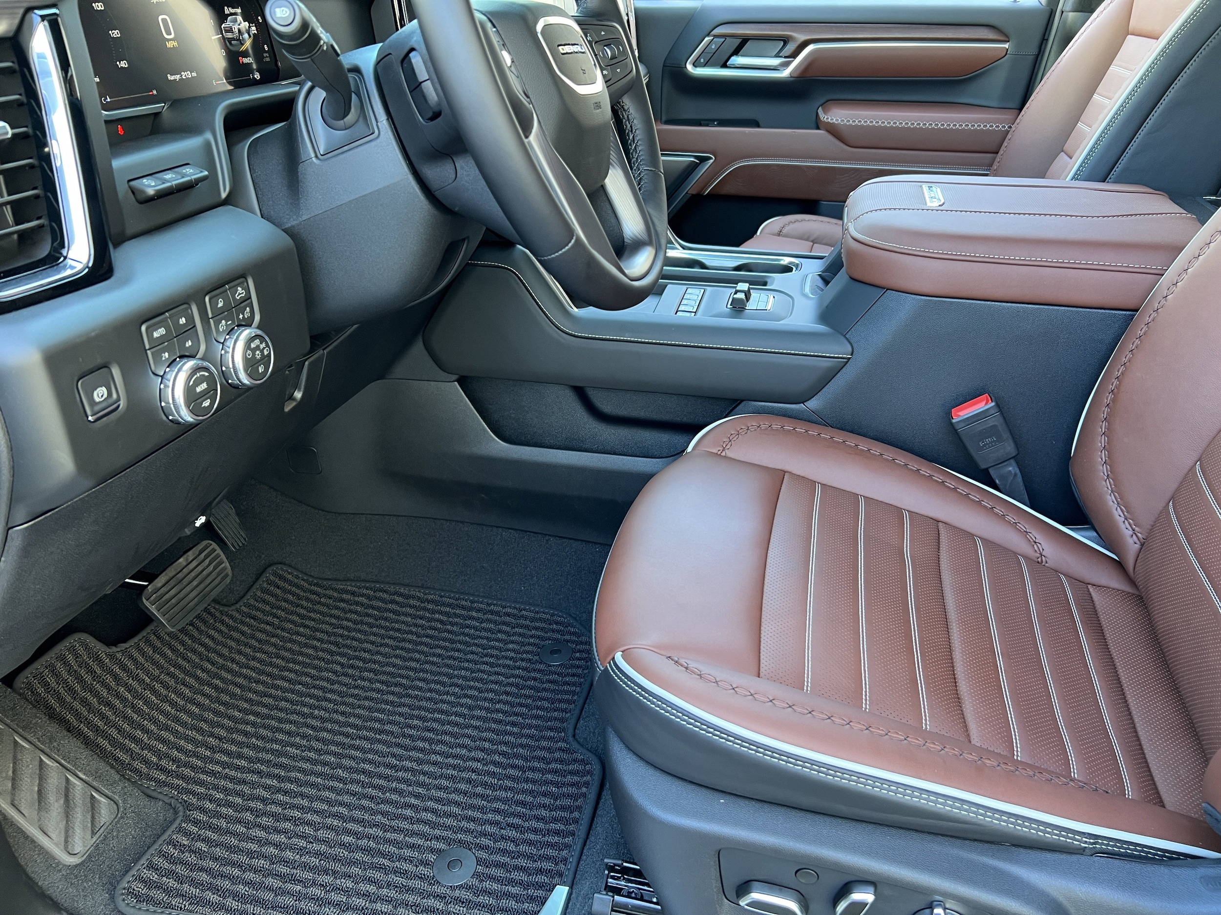 2026 GMC Sierra 3500HD Denali Ultimate - Photo 15