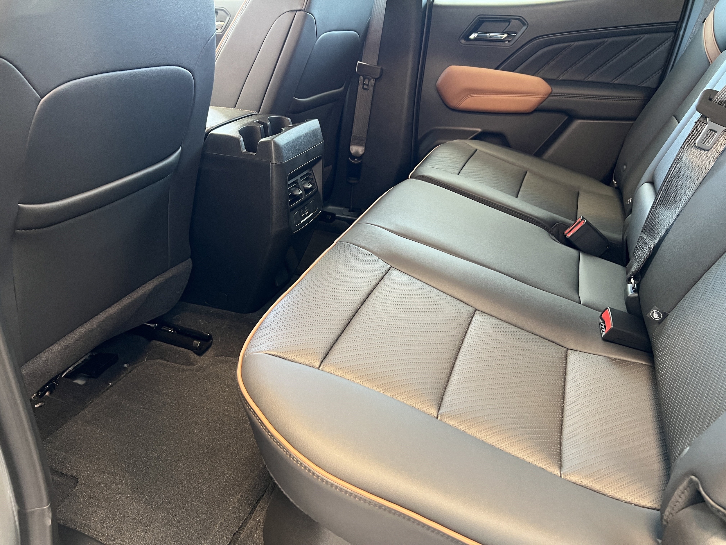 2026 GMC Canyon AT4 - Photo 10