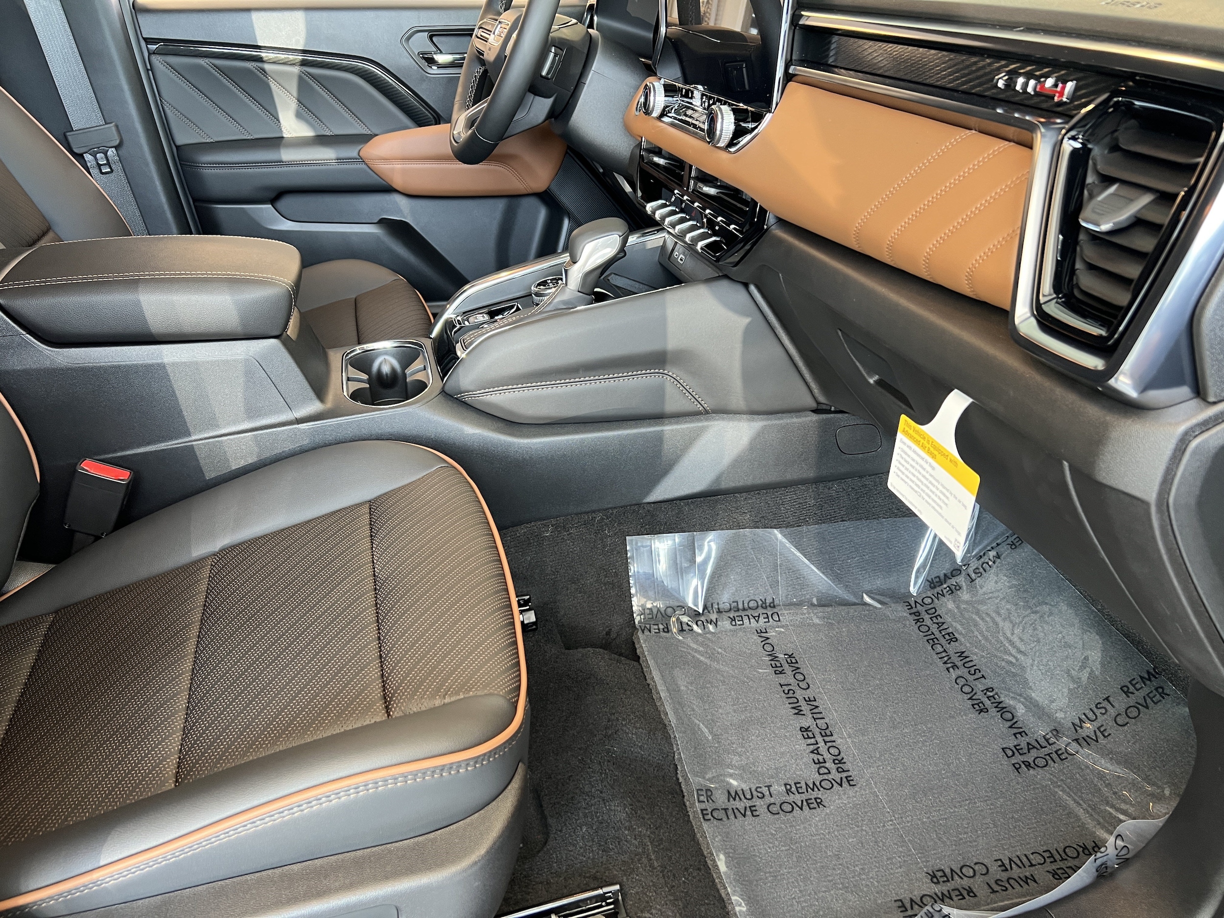 2026 GMC Canyon AT4 - Photo 16