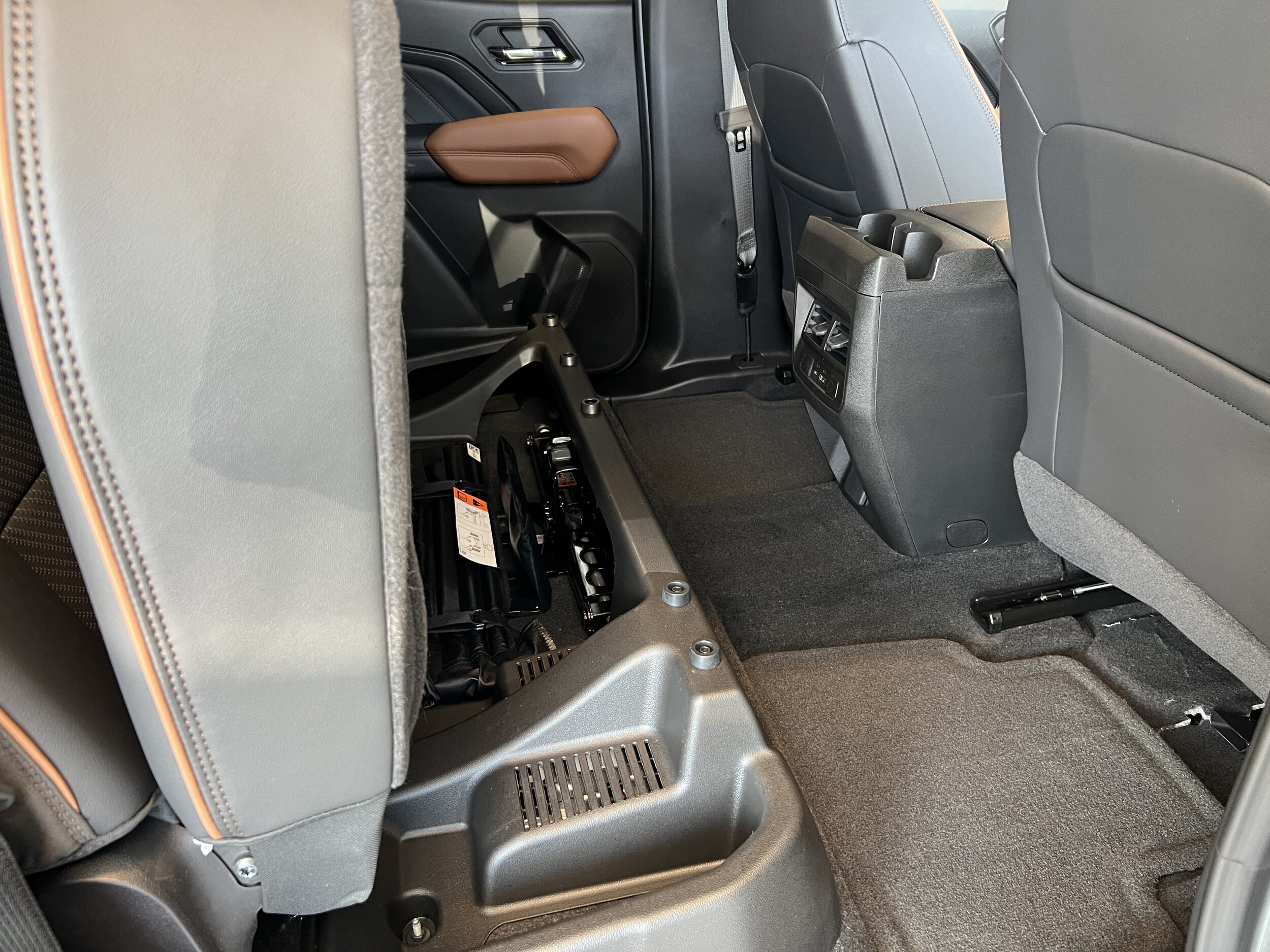 2026 GMC Canyon AT4 - Photo 14