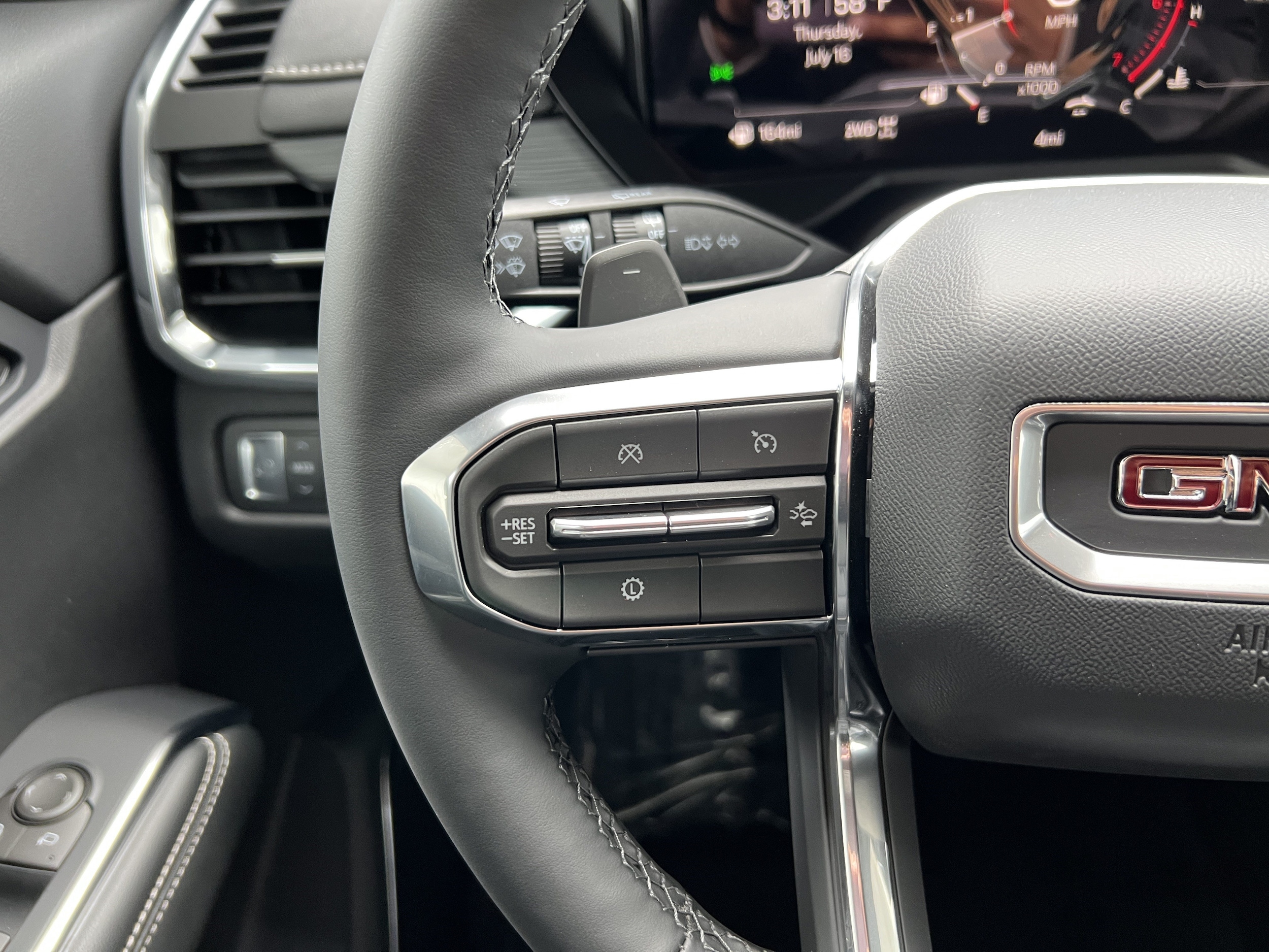 2026 GMC Acadia Elevation - Photo 31