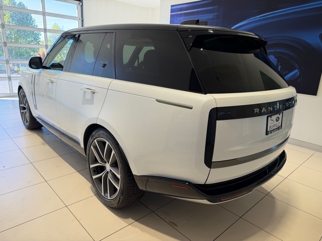 New 2025 Land Rover Range Rover SE SUV
