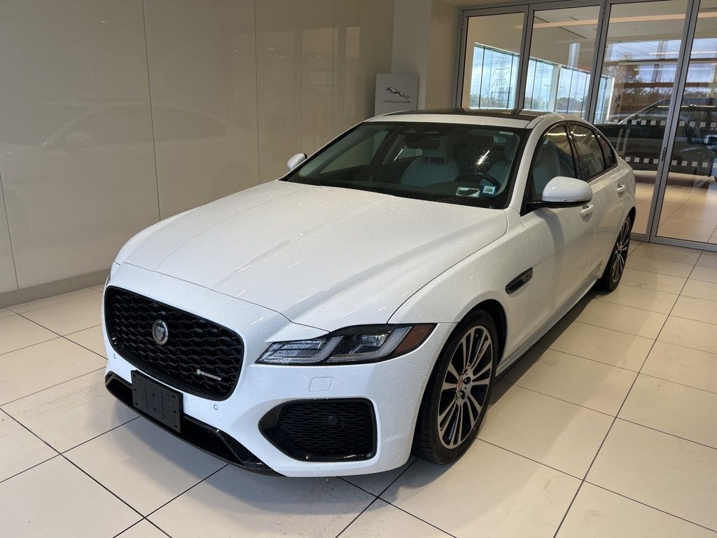 2023 Jaguar XF R-Dynamic SE