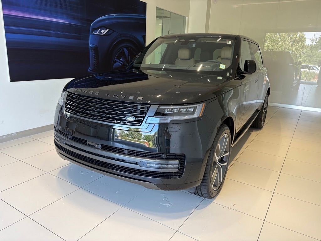 New 2026 Land Rover Range Rover SE LWB 7-Seats / V8 SUV