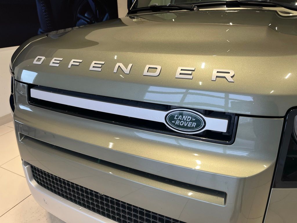 2022 Land Rover Defender SE - Photo 15