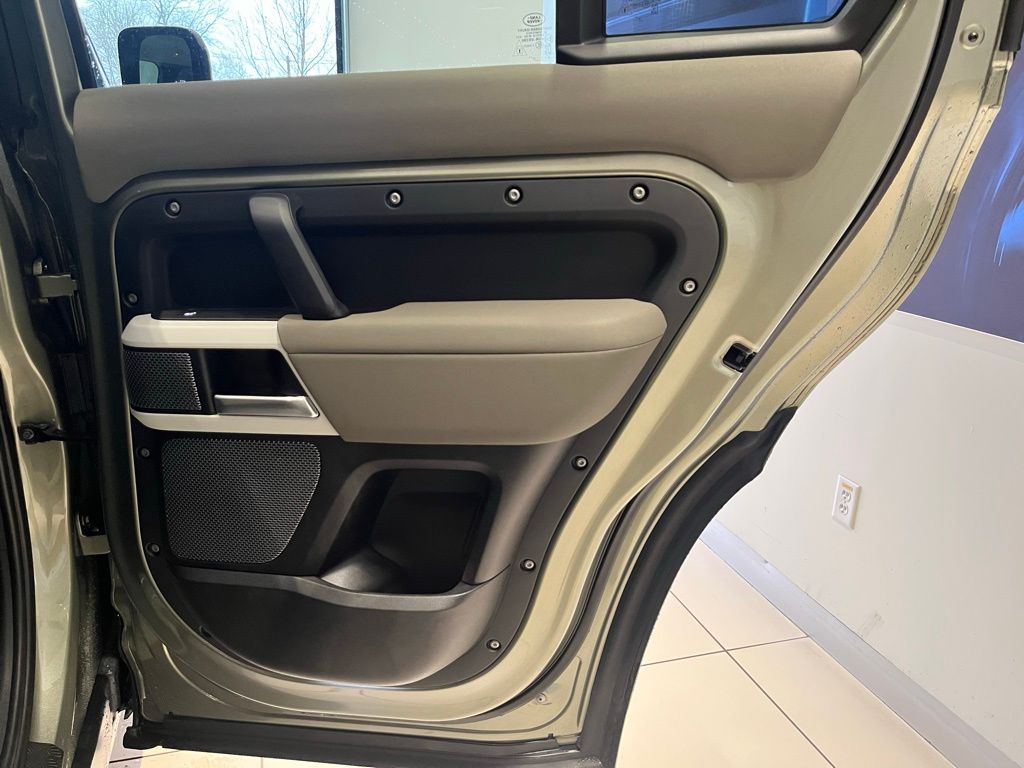 2022 Land Rover Defender SE - Photo 34