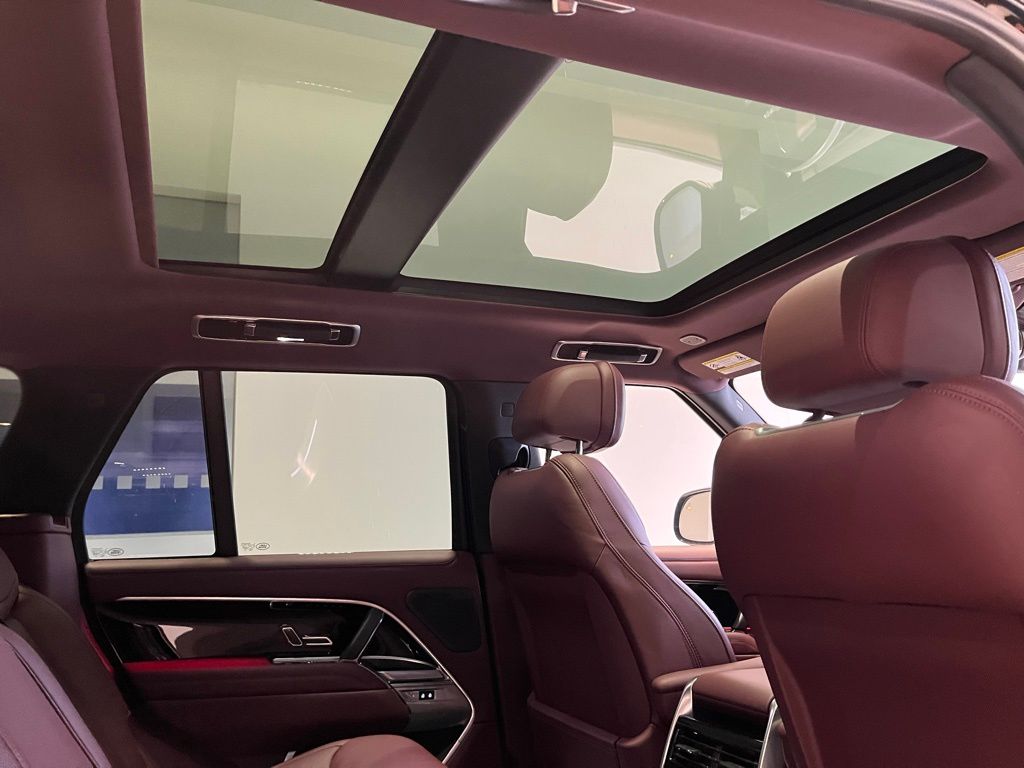 2025 Land Rover Range Rover SE - Photo 31