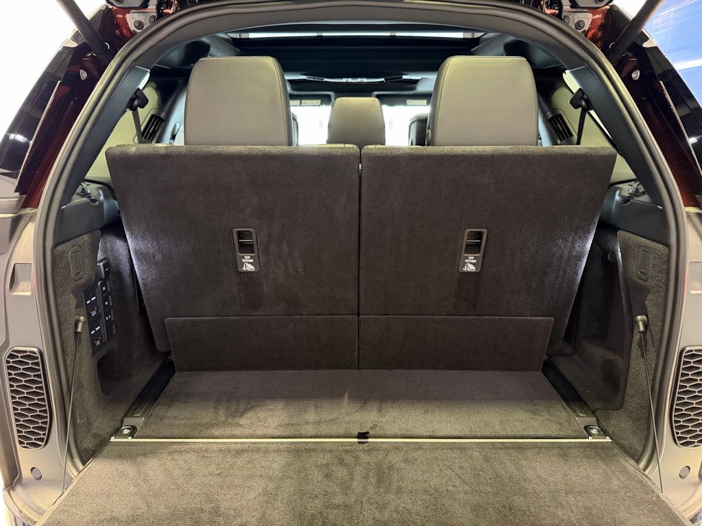 2026 Land Rover Discovery Gemini Edition - Photo 13