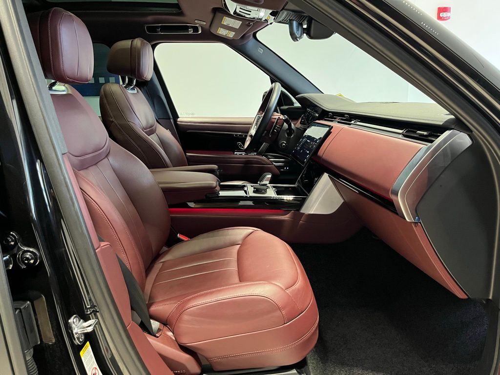 2025 Land Rover Range Rover SE - Photo 34