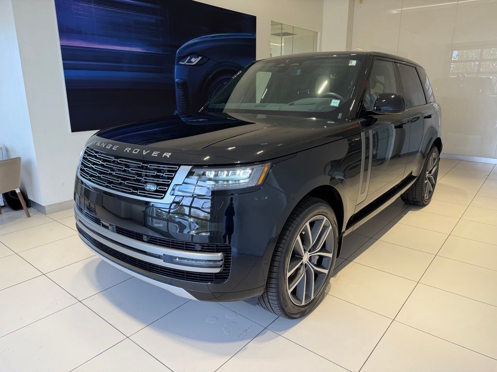 2025 Land Rover Range Rover SE's photo