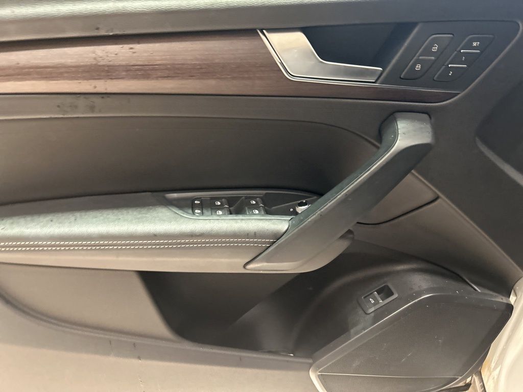 2021 Audi Q5 Sportback 45 Premium Plus photo 2