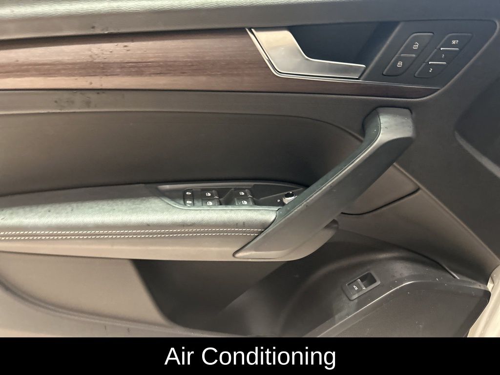 2021 Audi Q5 Sportback 45 Premium Plus photo 2