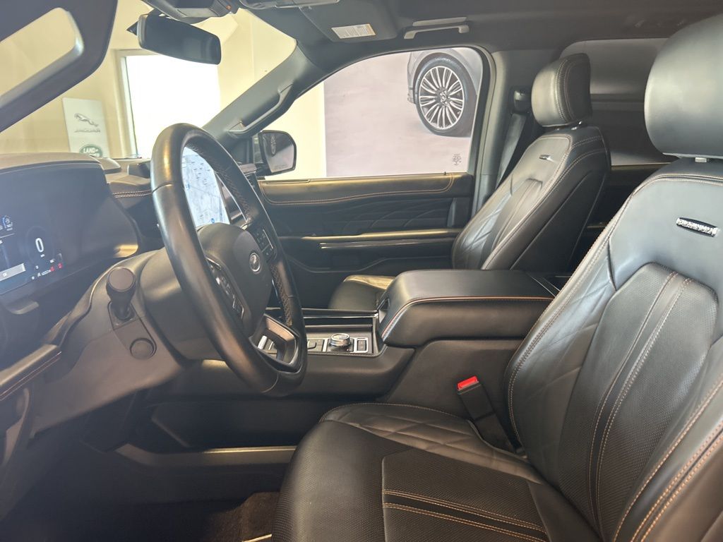 2022 Ford Expedition MAX Platinum photo 4