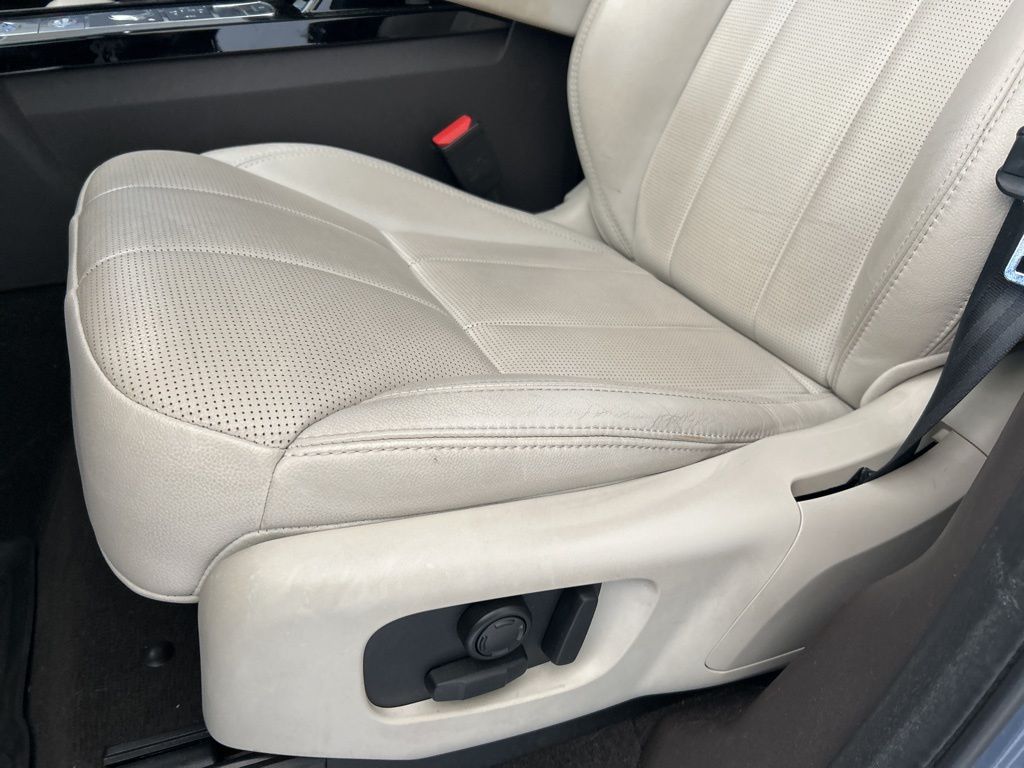 2019 Land Rover Discovery HSE photo 4