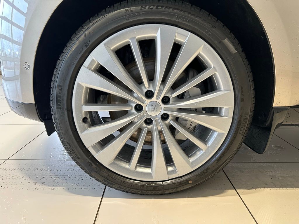 2025 Land Rover Range Rover SE - Photo 9