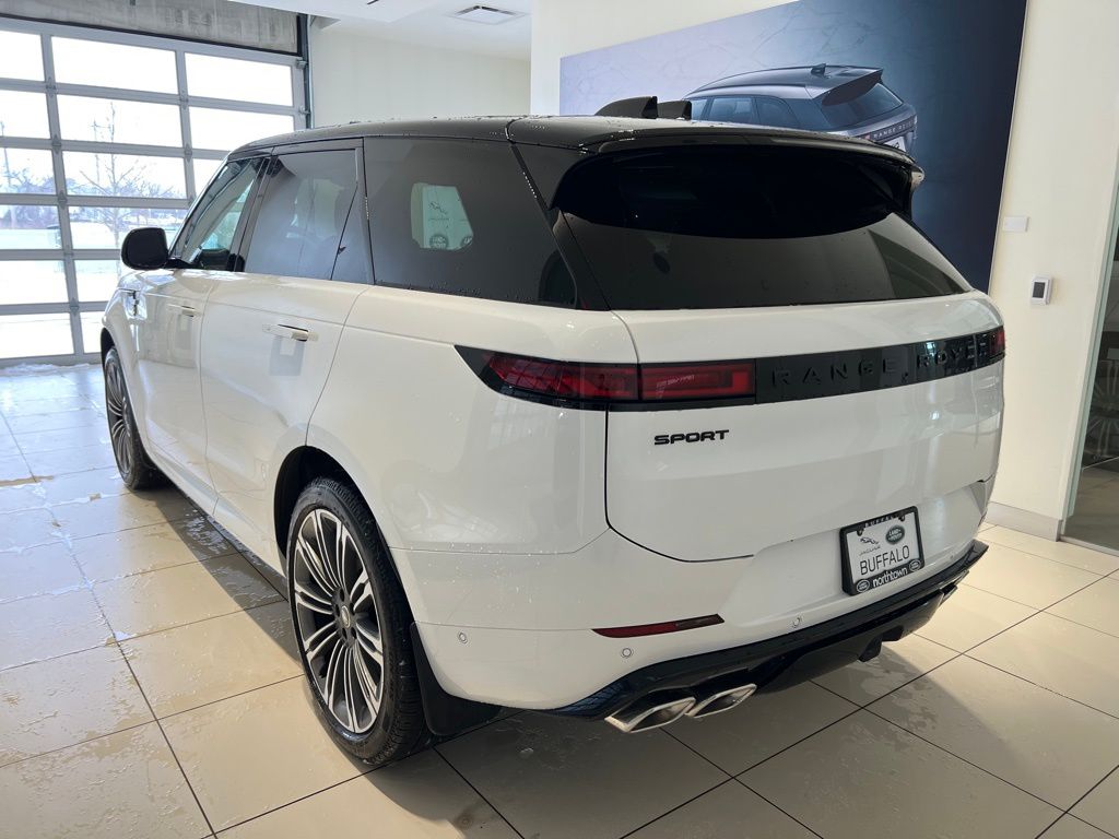 2025 Land Rover Range Rover Sport SE photo 2