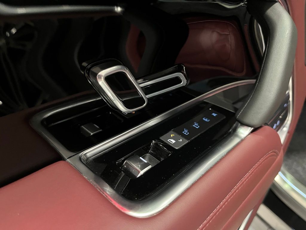 2025 Land Rover Range Rover SE - Photo 23