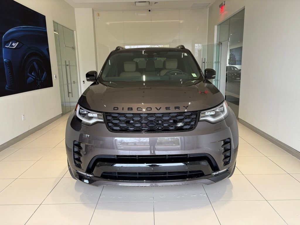 New 2026 Land Rover Discovery Dynamic SE SUV