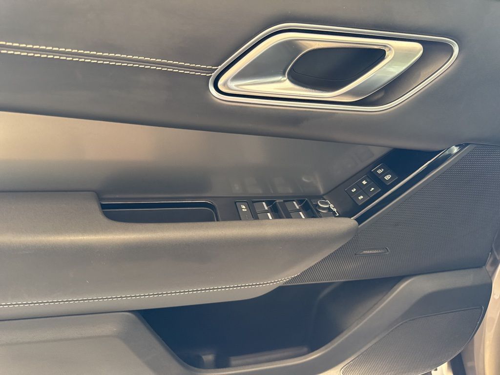2022 Land Rover Range Rover Velar S photo 3