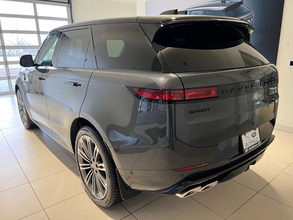 2025 Land Rover Range Rover Sport SE photo 2