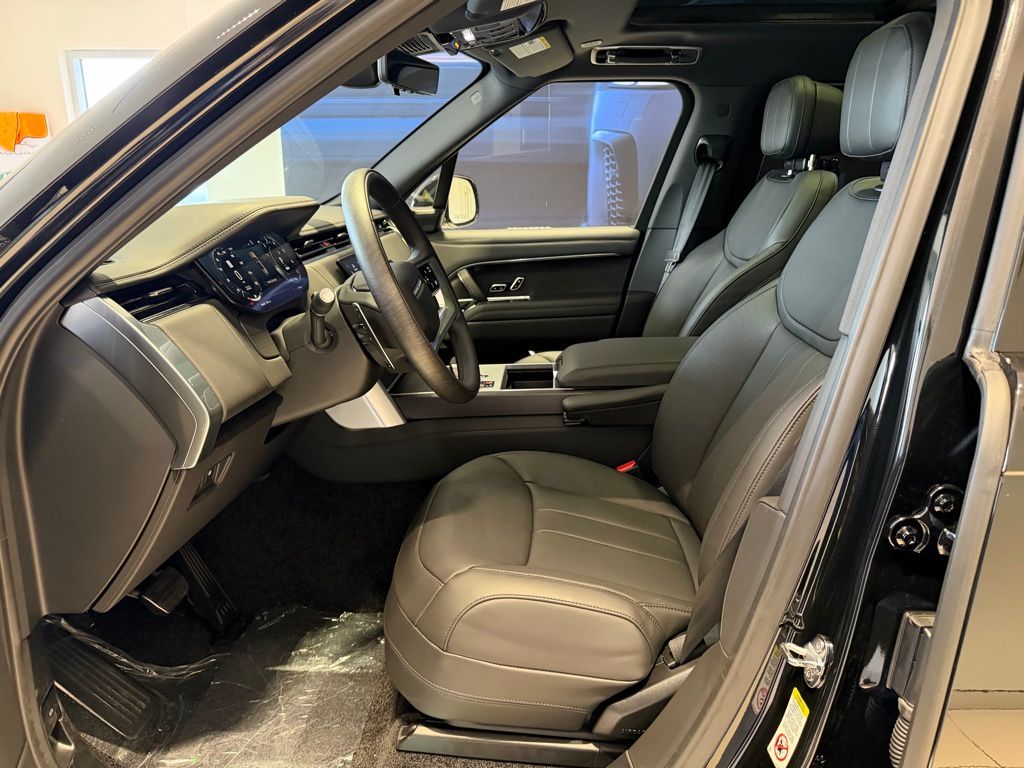 2025 Land Rover Range Rover SE - Photo 8