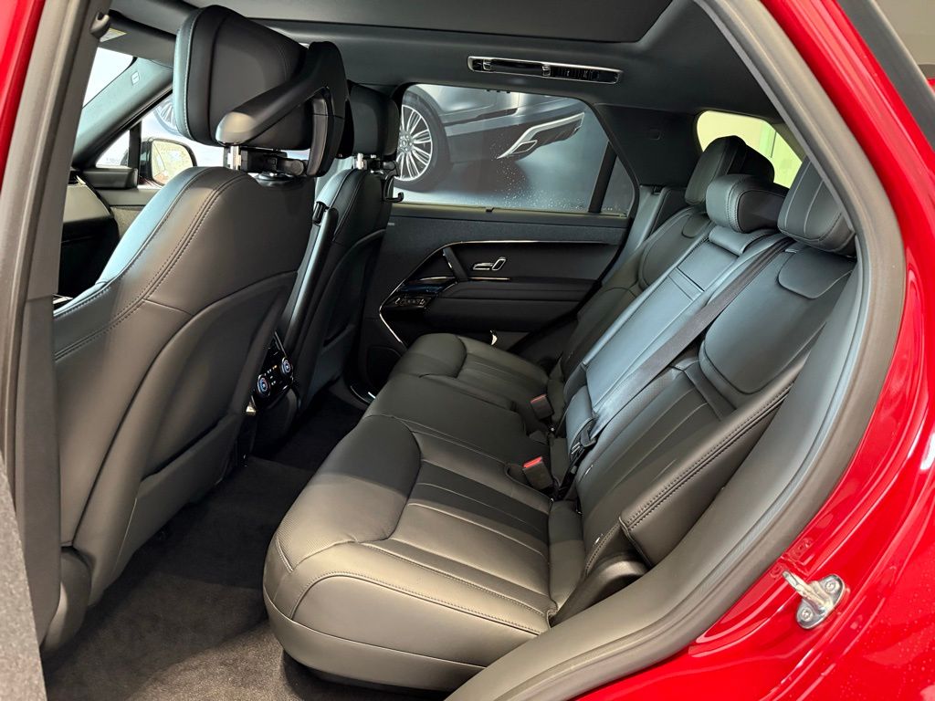 2025 Land Rover Range Rover Sport Dynamic SE - Photo 9