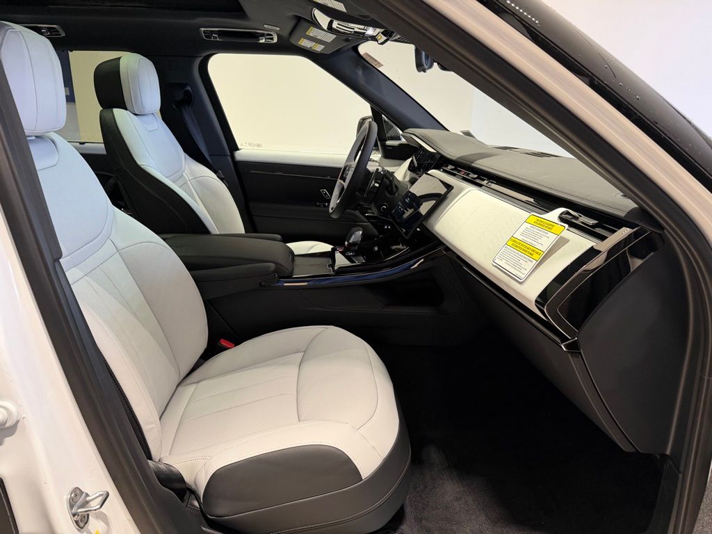 2025 Land Rover Range Rover Sport Dynamic SE - Photo 17
