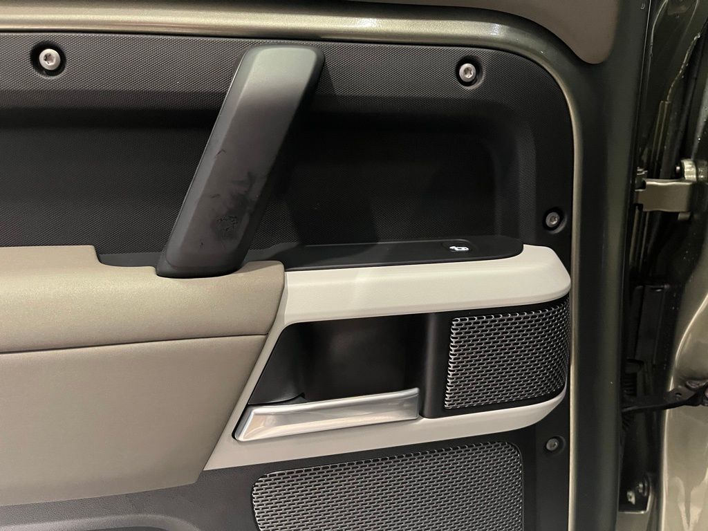 2022 Land Rover Defender SE - Photo 28