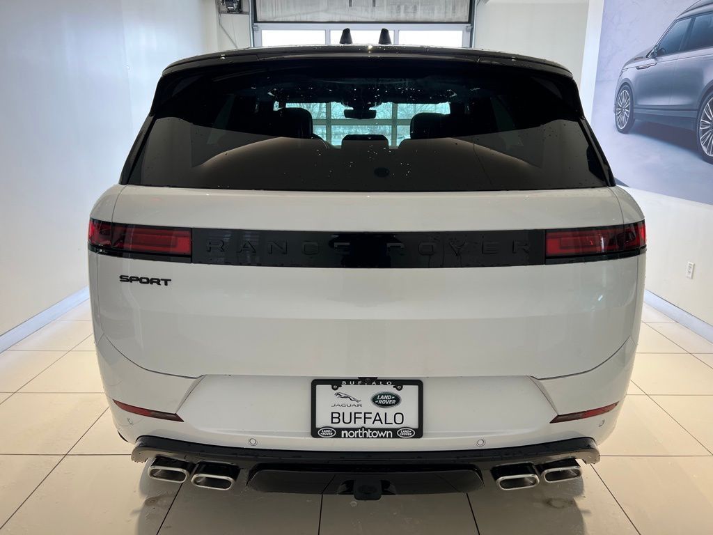 2025 Land Rover Range Rover Sport SE photo 3