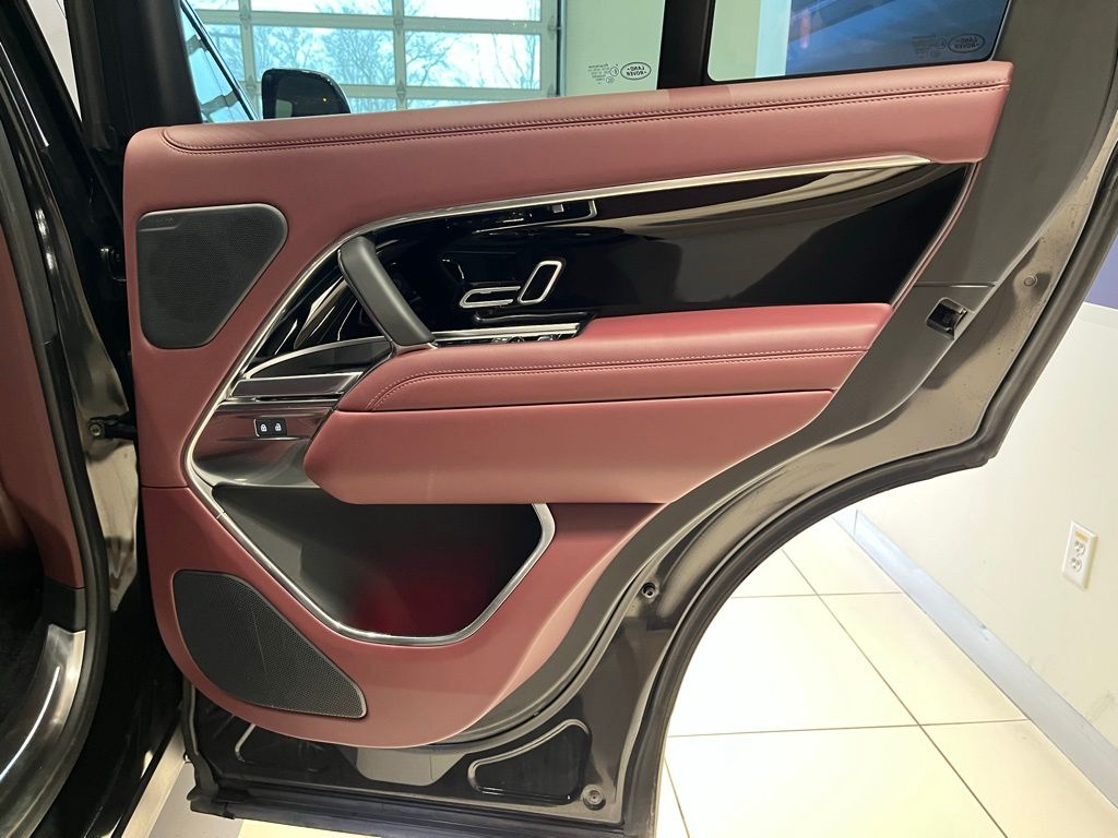 2025 Land Rover Range Rover SE - Photo 32