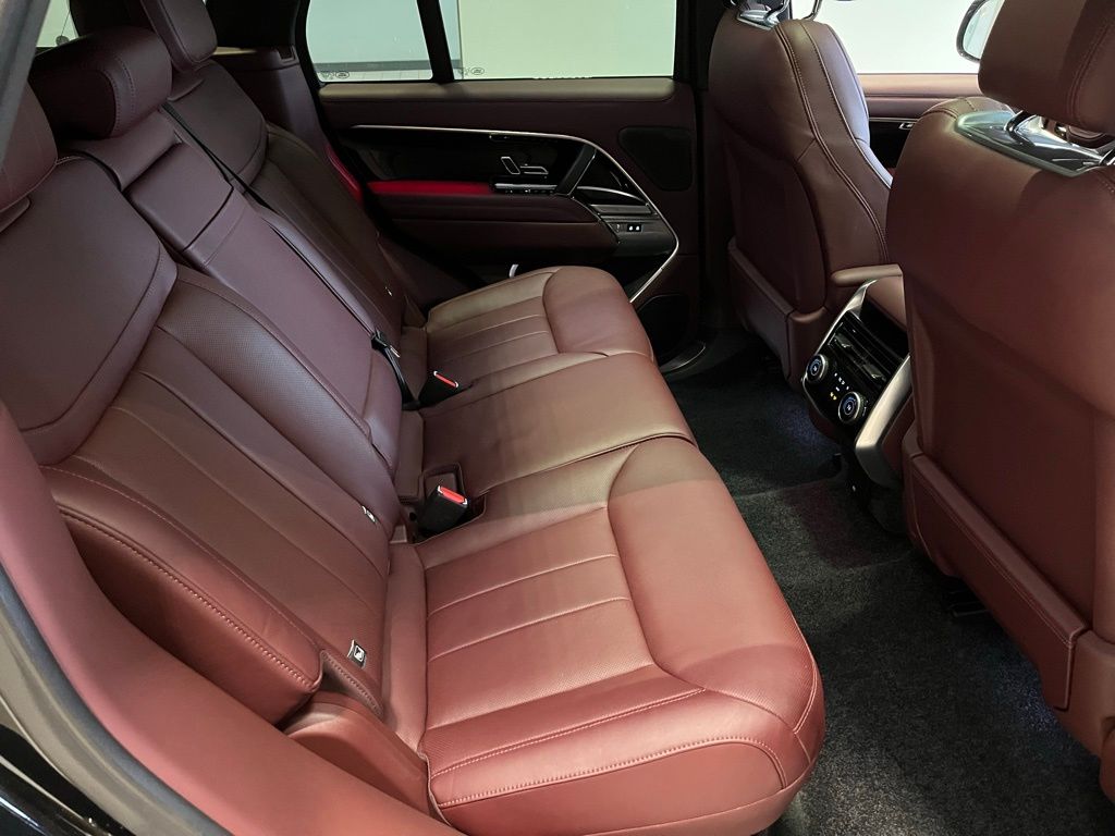 2025 Land Rover Range Rover SE - Photo 30