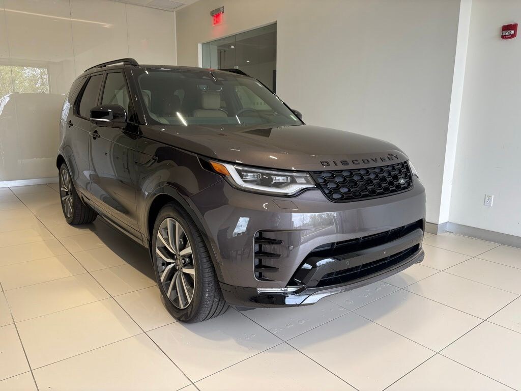 New 2026 Land Rover Discovery Dynamic SE SUV
