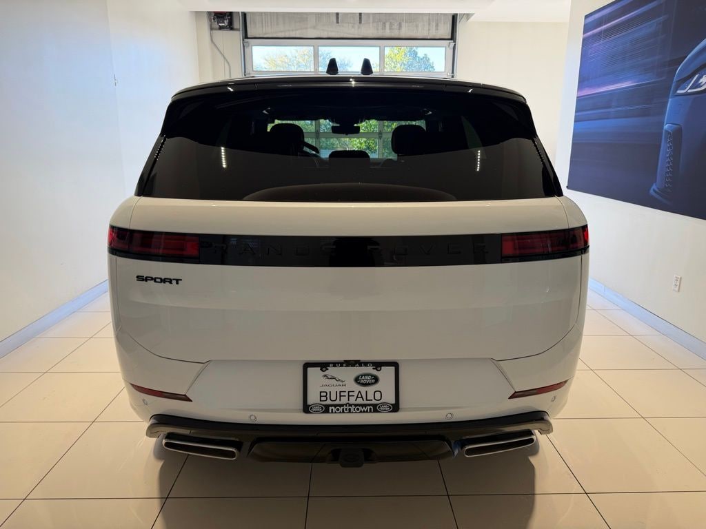 New 2025 Land Rover Range Rover Sport Dynamic SE SUV