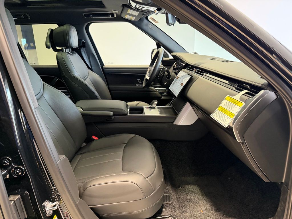 2025 Land Rover Range Rover SE - Photo 13