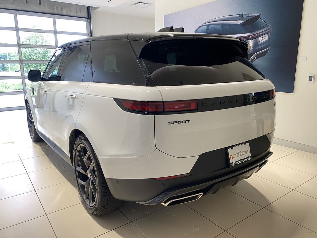 Used 2023 Land Rover Range Rover Sport SE with VIN SAL1P9EU9PA139685 for sale in Amherst, NY