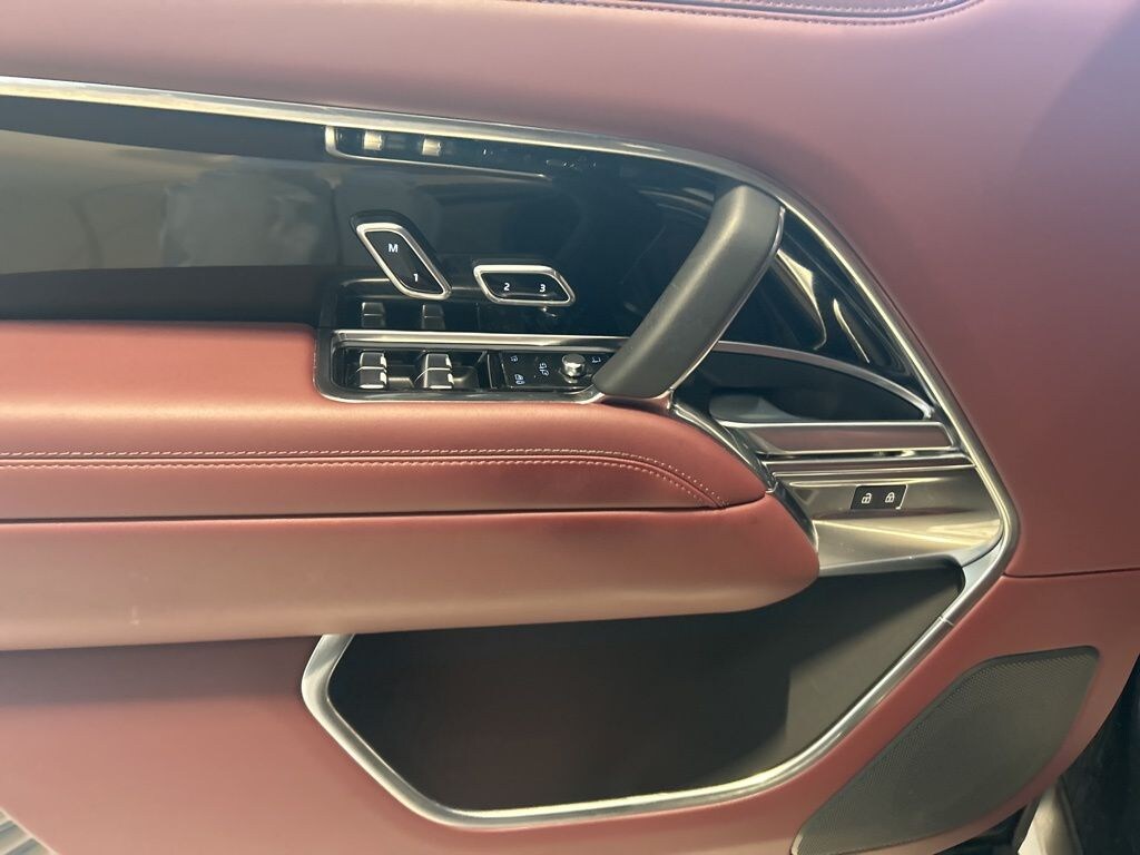 Used 2025 Land Rover Range Rover SE SUV