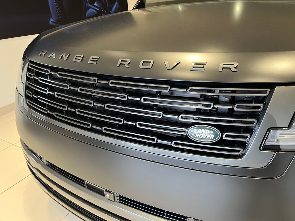 2025 Land Rover Range Rover SE - Photo 9